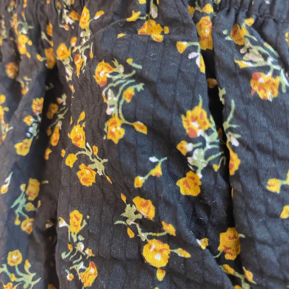 Find Me Now Ditsy Crop Top - Picture 5 of 5